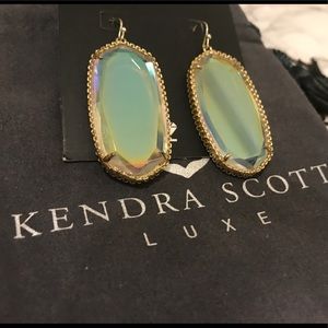 Kendra Scott Deily Earrings in Clear Iridescent